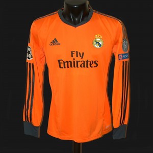 Retro 16/17 Real Madrid Home Long Sleeve Jersey - Kitsociety